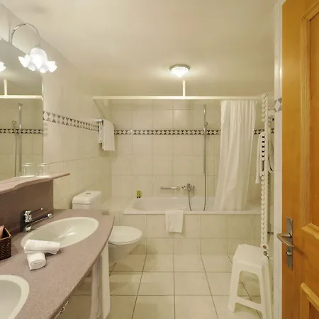 Arc-en-ciel Hotel 4*