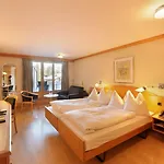 Arc-en-ciel Hotel 4*